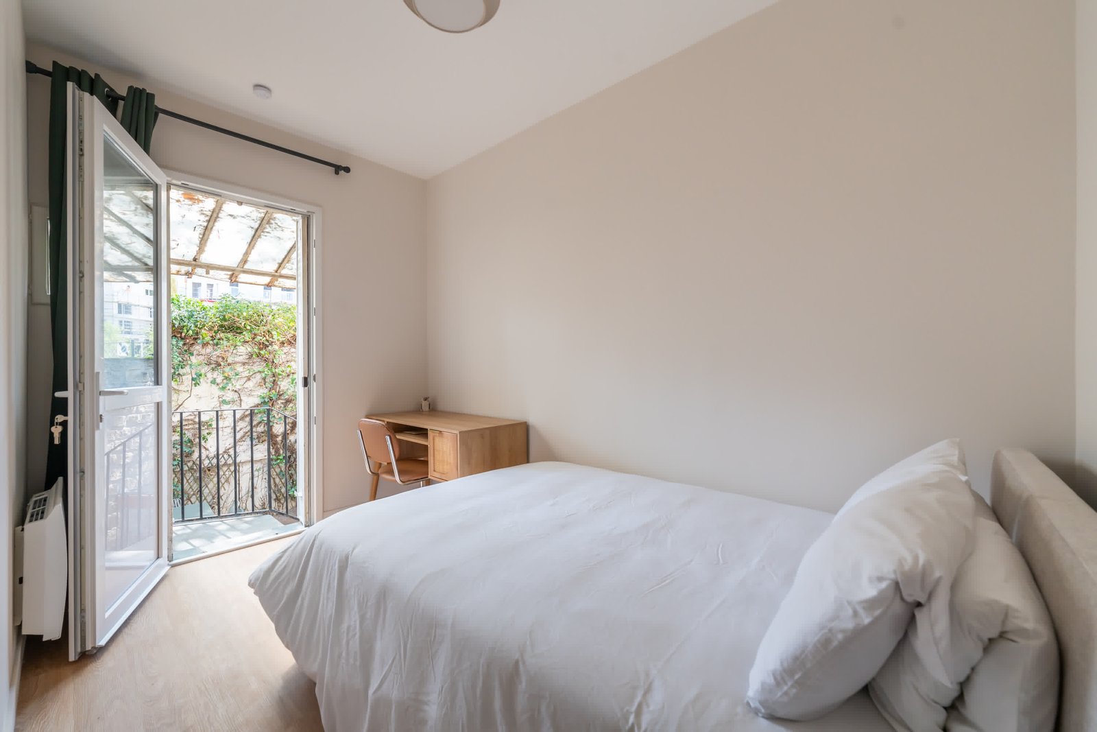 Suite 4 - Image 1